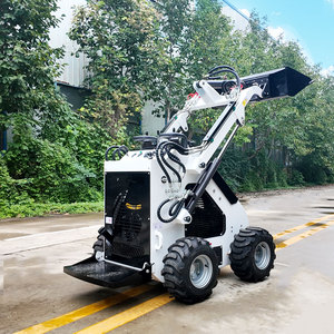 Mini-chargeuse compacte blanche Soamte de Chine, moteur Kubota CE EURO5 EPA, boîte de vitesses PLC, pompe Huade et roulement, garantie de 2 ans - Product Image 6
