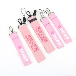 Großhandel Designer Bulk benutzer definierte Logo niedlichen Armband Armband Siebdruck drucken kurze rosa Lanyard Schlüssel bund mit Clip