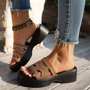 2025 été femmes à la mode et confortable queue <span class=keywords><strong>de</strong></span> poisson pente talon sandales grand diamant pantoufles nouveau Style - Product Image 4
