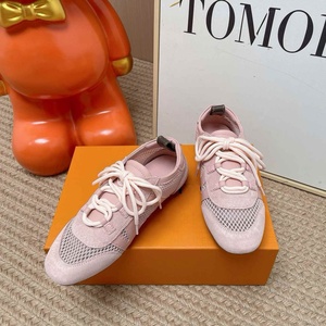 Baskets plates rétro respirantes en maille de style designer de haute qualité pour femmes, chaussures de marche décontractées quotidiennes pour dames - Product Image 1