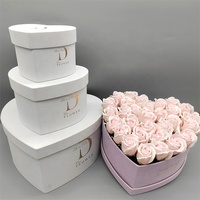 Boîte cadeau de mariage personnalisée de luxe en carton recyclé en forme de cœur avec estampage à chaud doré