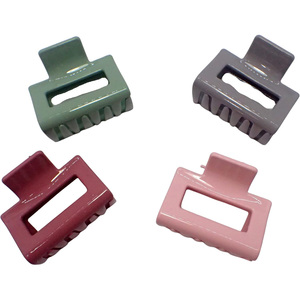 Vente en gros de pinces à cheveux géométriques de 5 cm, pinces à cheveux rectangulaires de couleur bonbon, pinces à cheveux mates, accessoires pour cheveux pour femmes et filles, pour tous les jours - Product Image 1