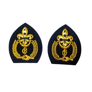 Parche bordado a mano personalizado con hilo de oro y hilo de bullion, diseño Fleur-De-Lis, para blazer, uniforme de escoteo y gorra, venta al por mayor - Product Image 1
