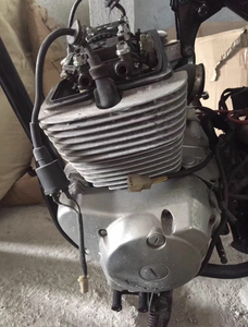 Utilisé pour <span class=keywords><strong>Honda</strong></span> CA200cc moteur carburateur deux cylindres quatre temps moto moteur - Product Image 2