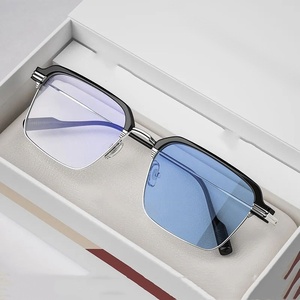 Lunettes <span class=keywords><strong>Homme</strong></span> Demi-<span class=keywords><strong>Monture</strong></span> <span class=keywords><strong>Carrée</strong></span> 2025 Personnalisées Anti-UV, Photochromiques et Anti-Lumière Bleue, Gris Photo - Product Image 3