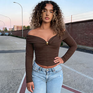 Haut élégant à épaules dénudées avec boutons métalliques - Coupe ajustée, manches longues, couleur unie, tricot, impression numérique compressée, t-shirt - Product Image 4