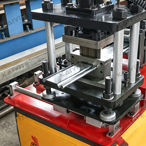 Machine de formage automatique de volets roulants perforés / Lamelles de volets roulants perforées en acier - Product Image 2