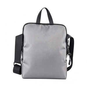 Sac isotherme week-end double compartiment personnalisé avec logo, en polyester durable, fermeture éclair étanche, grande capacité, isolation thermique - Product Image 3