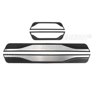แผ่นกันรอยขอบประตูสแตนเลส 4 ชิ้น สำหรับ Lada Vesta SW Cross ปี 2015 2016 2017 2018 2019 2020 - Product Image 2