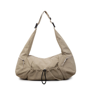 Sac fourre-tout en nylon polyvalent et simple, grande taille, nouvelle collection 2026, style décontracté transfrontalier - Product Image 5