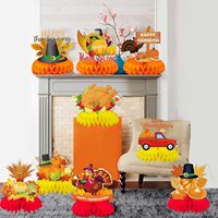 Centre de table de Thanksgiving, Décoration de table d'automne, Centre de table en nid d'abeille avec citrouille et dinde pour fête d'anniversaire d'automne