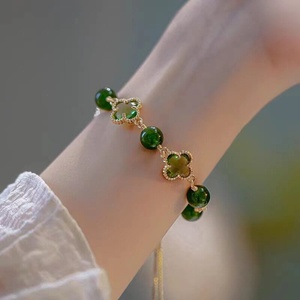 จิงเซอร์เรน บูติก สร้อยข้อมือหินอาเกตสีแดงลายหญ้ามงคล สร้อยข้อมือคู่สีขาวสำหรับผู้หญิง ของขวัญสำหรับแฟนสาว - Product Image 3
