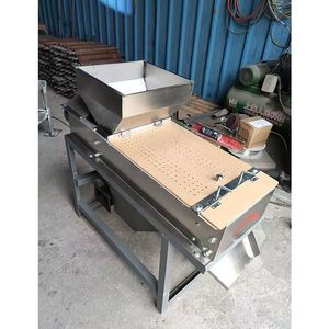 <span class=keywords><strong>Mini</strong></span> máquina eléctrica agrícola para quitar la piel de maní/pequeña máquina peladora de piel de maní rojo - Product Image 4