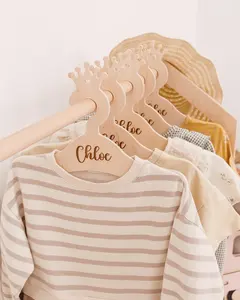 Groothandel Pasgeboren Maandelijkse Mijlpaal Baby Kleding Mooie Hangers Voor Kleding Houten Kinderkleding Schattige Dierenhanger