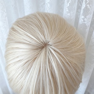 Peluca de 24 pulgadas rubia platino con corte lobo, de fibra resistente al calor, con gorra ajustable, preestilizada, sin brillo, ideal para cosplay de <span class=keywords><strong>anime</strong></span> y videojuegos. - Product Image 2