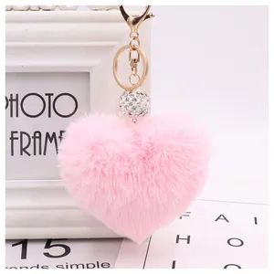 LEMON Cute Frauen Herz Pelz Ball Charms mit goldenen Schlüssel ring Pom Pom Fluffy Schlüssel bund Auto Hüte Schuhe Taschen Zubehör