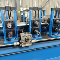 Machine de formage à froid entièrement automatique à grande vitesse pour la fabrication de profilés d'angle et de colonnes en acier pour structures lourdes
