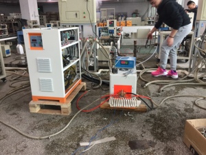 Machine de chauffage par Induction à ultra haute fréquence 40kw pour le <span class=keywords><strong>recuit</strong></span> des fils d'acier - Product Image 3