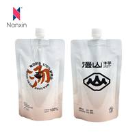 Pochettes souples de 200 ml de qualité alimentaire pour boissons avec bouchon verseur et embout de succion, emballage efficace pour l'eau, 100 pièces par emballage