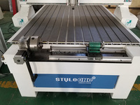 Routeur CNC 4 axes 1325 avec découpe rotative 4x8 pour la fabrication de meubles de porte de cuisine