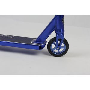 Patinete acrobático azul, completamente de aluminio, ligero, de dos ruedas, para adultos, para deporte y desplazamientos. - Product Image 4