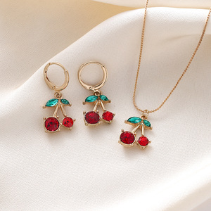 Set di Gioielli con Collana e Orecchini a Forma di Ciliegia per Donne, Stile Estivo Dolce e Fruttato, Accessori alla Moda - Product Image 4