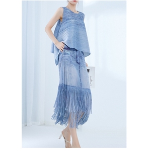 ชุดเซ็ต 2 ชิ้น เสื้อแขนกุดคอกลมประดับพู่ กระโปรงครึ่งตัว แฟชั่นฤดูร้อนสำหรับผู้หญิง - Product Image 2