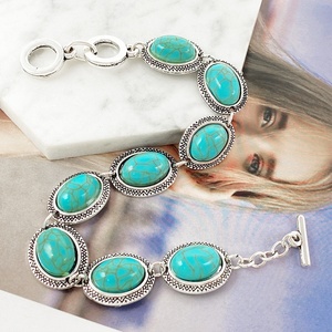 Pulsera de Piedras Turquesa con Cuentas de Aleación de Zinc Plateada en Plata Antigua, Joyería Bohemia Clásica Hecha a Mano y Personalizada para Mujer - Product Image 4