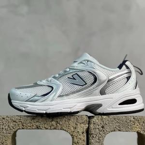 Zapatos Deportivos de Lujo de Diseño Nuevo, con Parte Superior de Malla, Cierre de Calcetín, Suela Gruesa con Amortiguación, Antiolor, Modernos y Casuales para Caminar - Product Image 1