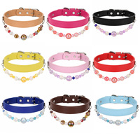 Collier pour animaux de compagnie réglable en cuir PU avec chaîne décorative en fausses perles pour chiot et chaton