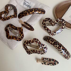 กิ๊บติดผมลายเสือดาวสไตล์เกาหลีแบบวินเทจสำหรับผู้หญิง ดีไซน์เรียบง่าย สวยหรู ประดับดาว - Product Image 3