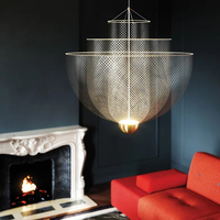 Lampe suspendue en métal en forme de corne rétro, taille moyenne, en fer, lampe LED décorative d'intérieur pour restaurant, lustre suspendu