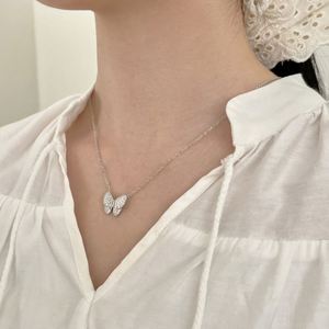 Collier Dylam avec pendentif papillon en argent sterling 925 plaqué rhodium, chaîne à maillons anti-ternissement et zircone 5A - Product Image 3