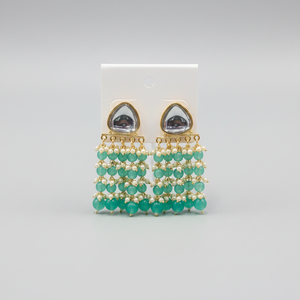 Boucles d'oreilles élégantes en plaqué or avec pierre et perles Kundan Bijoux fins Idéal pour les occasions de fête de mariage et de fête - Product Image 2