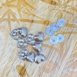 Rivets décoratifs de mode pour ceintures sacs <span class=keywords><strong>bottes</strong></span> et vêtements 6mm7mm8mm motif de Logo bouton de goujon personnalisé Rivet en métal en alliage de Zinc - Product Image 6