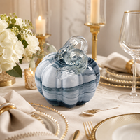 Citrouille en verre soufflé à la main bleu fumé, écologique, unique, artisanale, mascotte musicale, centre de table d'automne pour la décoration intérieure