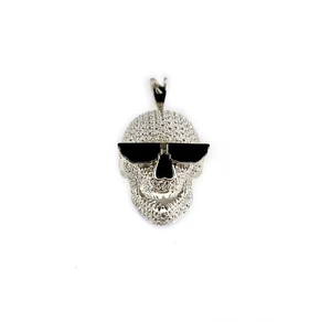 Pendentif Living Dead inspiré de l'esthétique gothique sombre et horrifique, avec une symbolique des mort-vives dans un design de bijoux macabres de luxe - Product Image 1