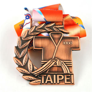 工厂定制低价2d 3d锌合金金属运动举重拳击柔道跆拳道空手道奖牌和丝带 - Product Image 3