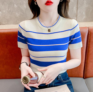 Meisjes Zomer Ijs Zijde T-Shirt Koreaanse Ronde Hals Kleur Gestreepte Gebreide Tops Korte Mouw Fashion Design Casual Gebreide <span class=keywords><strong>Blouse</strong></span> Vrouwen - Product Image 2