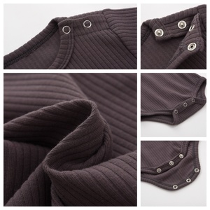 Vente en gros de grenouillères à manches courtes pour bébés grenouillères d'été en coton uni pour bébés fournisseur de vêtements pour bébés filles et nouveaux-nés - Product Image 2