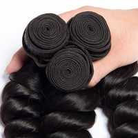 Vente en gros de haute qualité non transformés 10-40 pouces faisceaux de vague profonde lâche avec des faisceaux de cheveux humains brésiliens frontaux avec fermeture