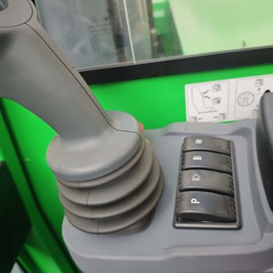 Carrello Elevatore Multidirezionale a 4 Vie VNA con Operatore Seduto, Alta Efficienza - Product Image 3