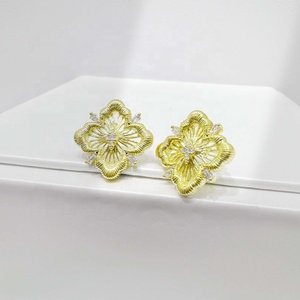 Pendientes de plata 925 con baño de oro, piedras preciosas, hipoalergénicos, elegantes, con diseño de trébol, a la moda. - Product Image 5