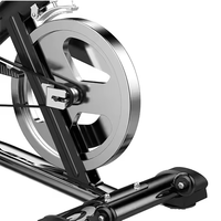 Vélo de spinning intelligent et silencieux pour entraînement multi-exercices à domicile