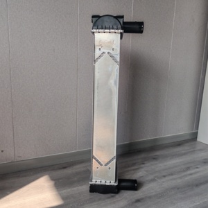 볼보 냉각 라디에이터 물 탱크 냉각기에 대한 공장 Ec200d/210d 가격 굴삭기 예비 부품 17424334