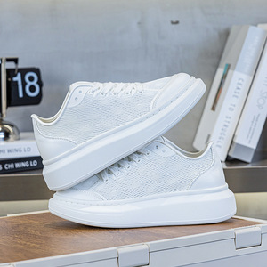 Sneakers Bianche <span class=keywords><strong>da</strong></span> <span class=keywords><strong>Donna</strong></span> 2026 Nuove Estive Traspiranti <span class=keywords><strong>in</strong></span> Mesh con Tomaia <span class=keywords><strong>in</strong></span> <span class=keywords><strong>Pelle</strong></span> e Suola <span class=keywords><strong>in</strong></span> Poliuretano, <span class=keywords><strong>Scarpe</strong></span> Casual Basse <span class=keywords><strong>da</strong></span> Skate - Product Image 1