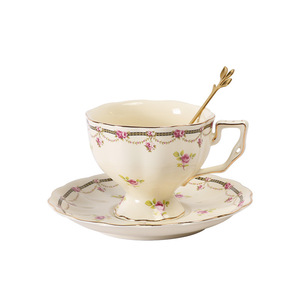 Service à café et à thé en <span class=keywords><strong>porcelaine</strong></span> rose vintage européen Design de thé de l'après-midi anglais élégant <span class=keywords><strong>grande</strong></span> <span class=keywords><strong>tasse</strong></span> avec cuillère pour lait à usage domestique - Product Image 6