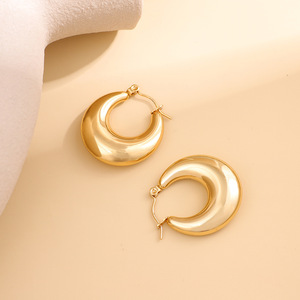 Vente en gros de boucles <span class=keywords><strong>d</strong></span>'oreilles en acier inoxydable, ensemble de boucles <span class=keywords><strong>d</strong></span>'oreilles pour femmes, luxe léger, vintage, haut de gamme, tendance, minimalistes - Product Image 4