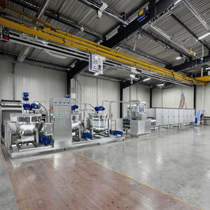 เครื่องทำลูกกวาดกัมมี่อัตโนมัติสำหรับอุตสาหกรรมสภาพใหม่พร้อม PLC และส่วนประกอบแบริ่งสำหรับการผลิตขนม - Product Image 1