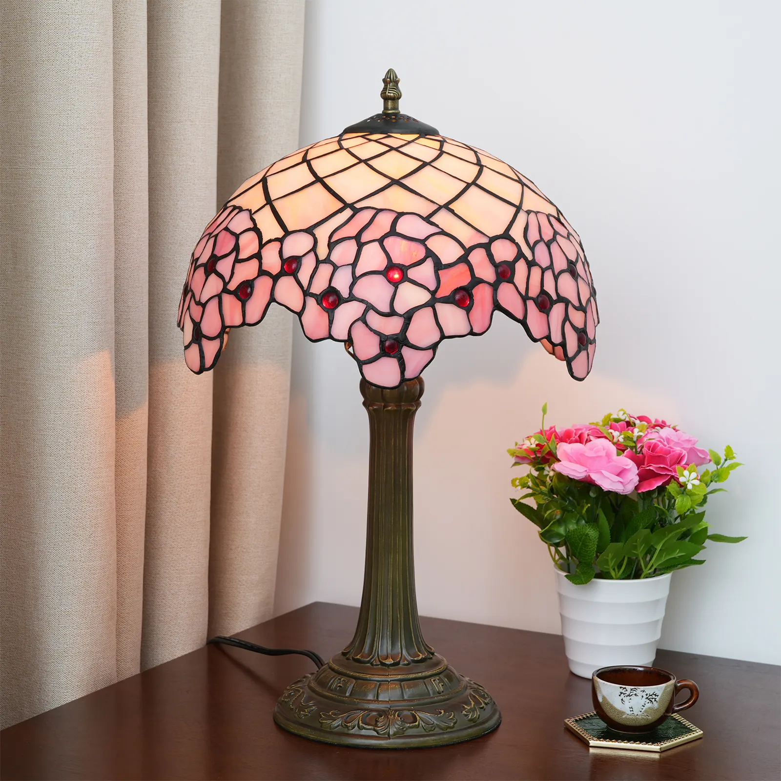 12 "ティファニーステンドグラステーブルランプアメリカンガーデンピンク桜寝室ベッドサイドロマンチックなデスクランプ